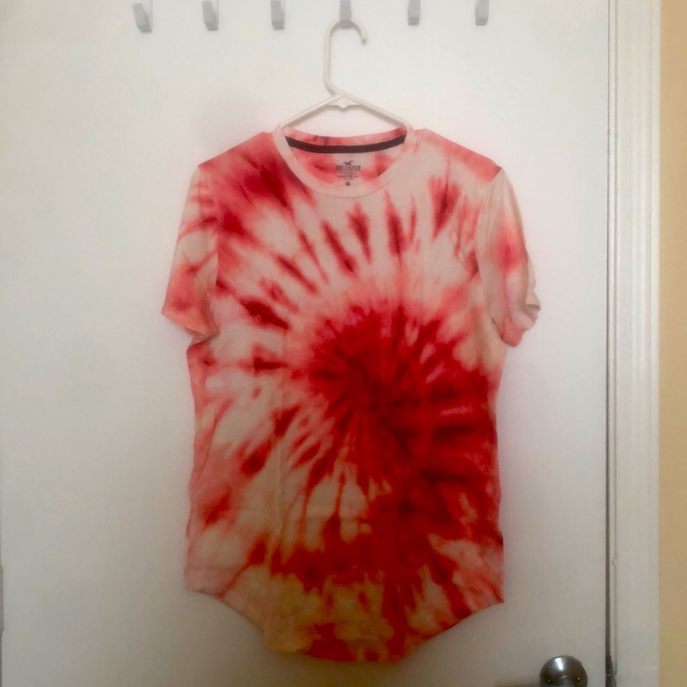 Hollister Tie Dye Carved Hem Tee Ladies M